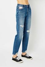 Load image into Gallery viewer, Judy Blue Full Size Distressed Boyfriend Fit Jeans