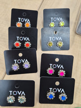 Load image into Gallery viewer, Tova Daisy Stud Earrings