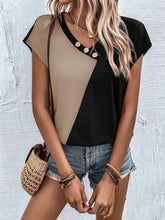 Load image into Gallery viewer, Contrast V-Neck Short Sleeve T-Shirt