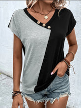 Load image into Gallery viewer, Contrast V-Neck Short Sleeve T-Shirt