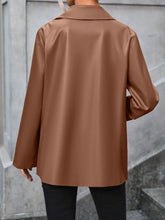 Load image into Gallery viewer, Pocketed Button Up Collared Neck Blazer