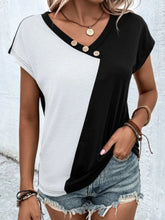Load image into Gallery viewer, Contrast V-Neck Short Sleeve T-Shirt
