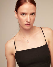 Load image into Gallery viewer, UNOde50 Short chain necklace with white cubic zirconia-Silver Divine