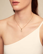Load image into Gallery viewer, UNOde50 Short chain necklace with white cubic zirconia-Gold Divine