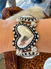 Load image into Gallery viewer, Heart Stretchy Bracelet