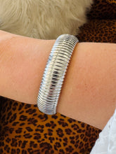 Load image into Gallery viewer, Single Coil Bracelet