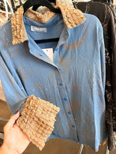 Load image into Gallery viewer, Western Printed Ruffle Cuff Shirt