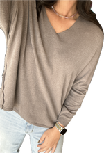 Load image into Gallery viewer, Made In Italy V-Neck High Low Sweater