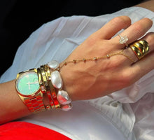Load image into Gallery viewer, Chan Sutt Pearls Diamond Hand Chain