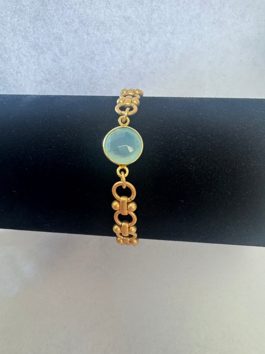 Luxe-B Bracelet Gold with Stone