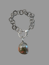 Load image into Gallery viewer, Circle Rock Bracelet