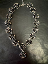Load image into Gallery viewer, Rose Necklace
