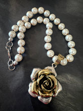 Load image into Gallery viewer, Rose Pendant Necklace