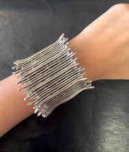 Load image into Gallery viewer, Spiky Cuff