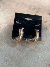 Load image into Gallery viewer, Two Toned Hooped Earrings