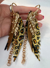 Load image into Gallery viewer, Randans Fringe Earrings