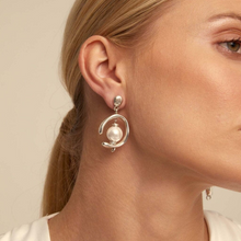 Load image into Gallery viewer, UNOde50 Inorbit Drop Earrings With Pearl-Silver