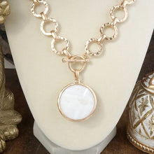 Load image into Gallery viewer, Chunky Ring Necklace With Sparkly Crystal