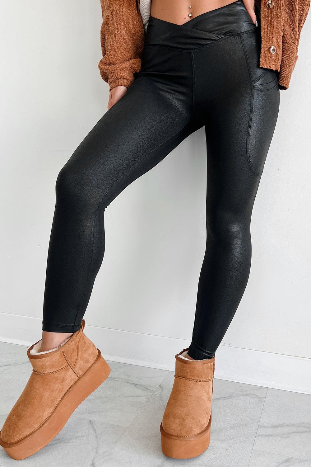 Black Crossover High Waist Pocketed Leggings