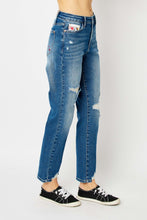 Load image into Gallery viewer, Judy Blue Full Size Distressed Boyfriend Fit Jeans