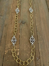 Load image into Gallery viewer, Fleur De Lis Chain