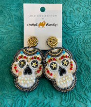 Load image into Gallery viewer, Camel Thread Earrings