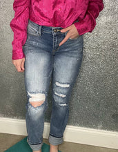 Load image into Gallery viewer, Mid Rise Tomboy Skinny Jeans