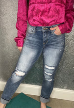 Load image into Gallery viewer, Mid Rise Tomboy Skinny Jeans