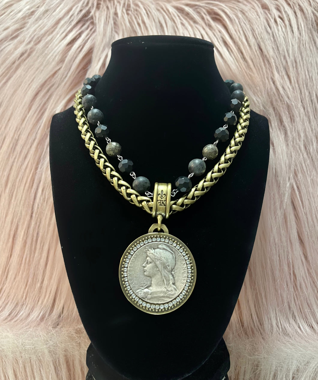 French Kande Double Strain Nightfall Mix and Chain Chemins Medallion